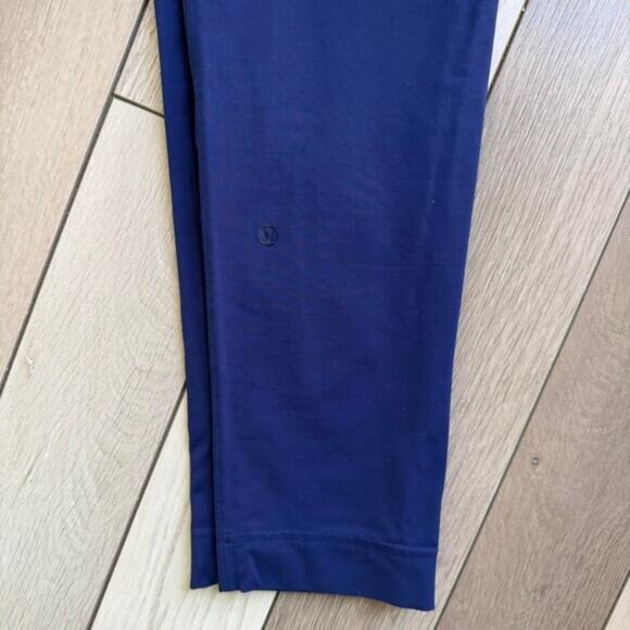 Lululemon navy blue joggers - Picture 5 of 8
